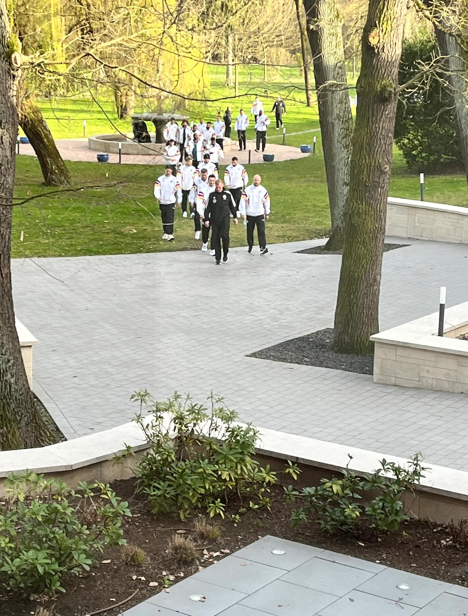 德国队表现抢眼,赢得球迷青睐 德国队表现抢眼,赢得球迷青睐