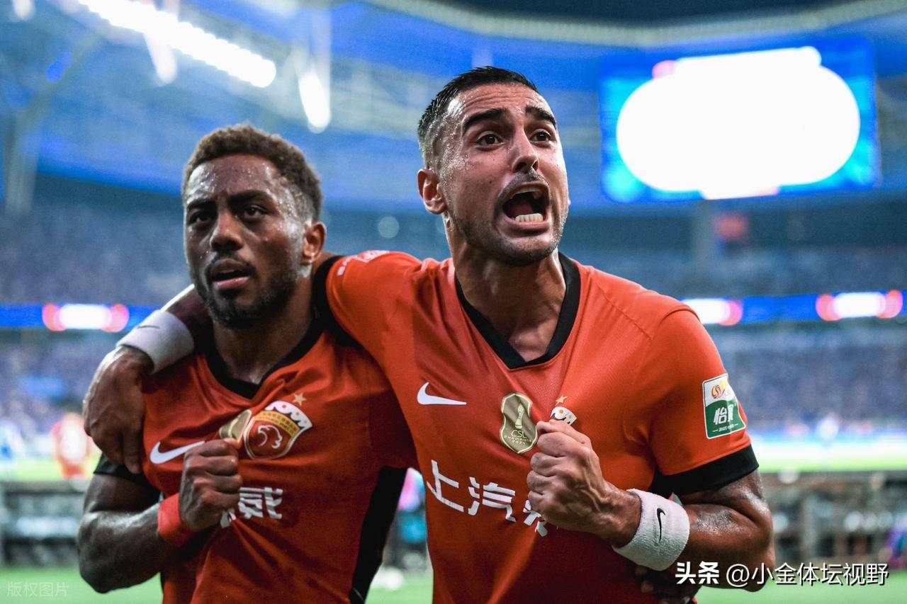 火爆比赛,场上争夺激烈,胜负未卜 火爆比赛,场上争夺激烈,胜负未卜