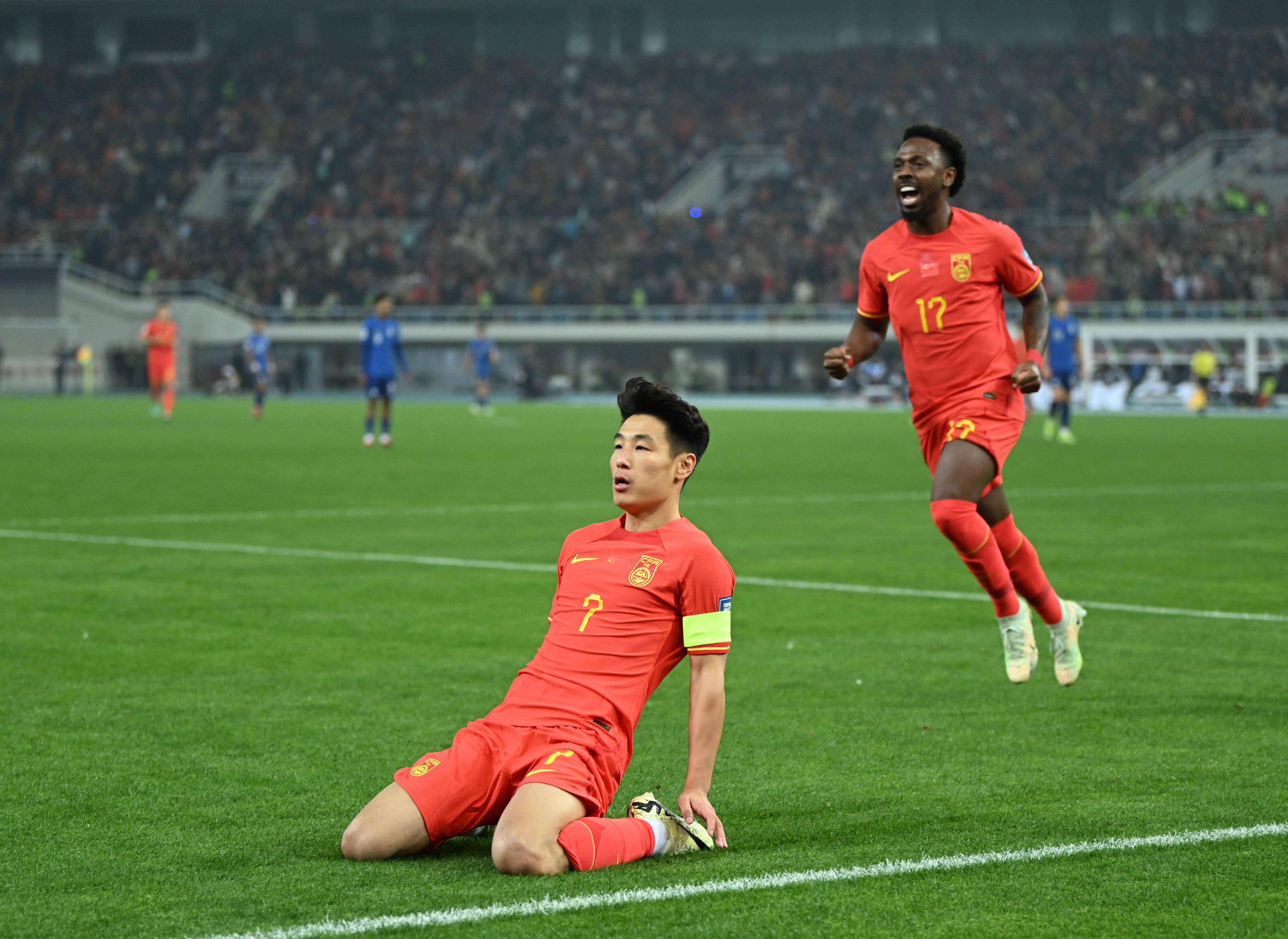 球员在比赛中展现出了高超的技战术水准 球员在比赛中展现出了高超的技战术水准