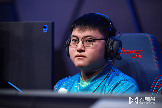 开云平台-BRO碾压PSG，Uzi关键团战开团秒人强强对话小组赛，引爆全场热议的简单介绍