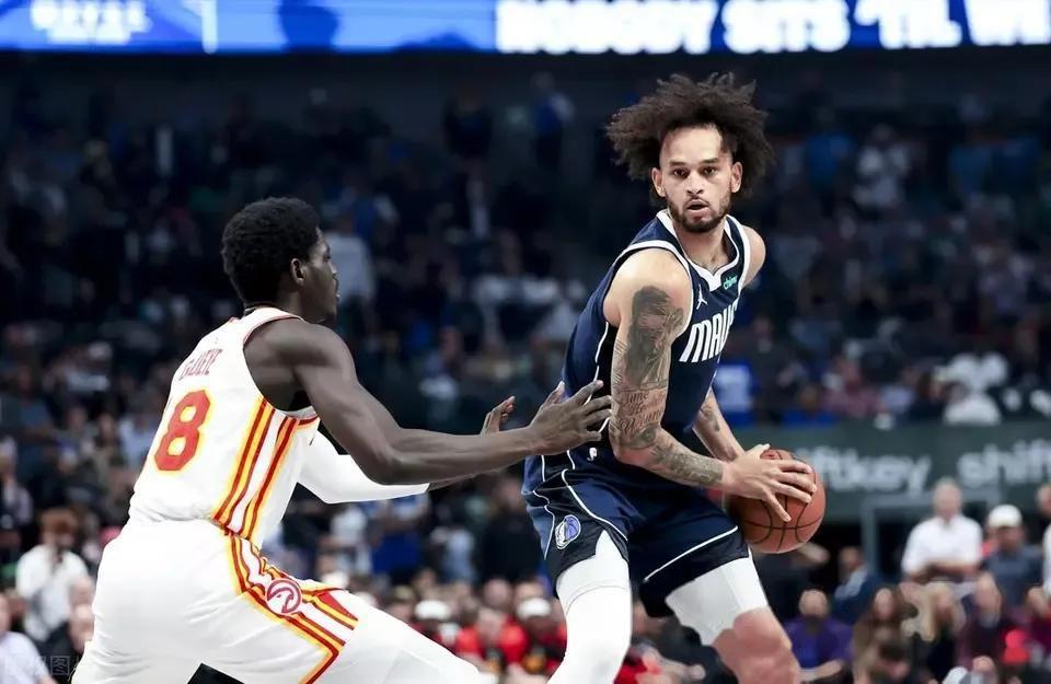 独行侠队客场绝杀老鹰，取得十连胜