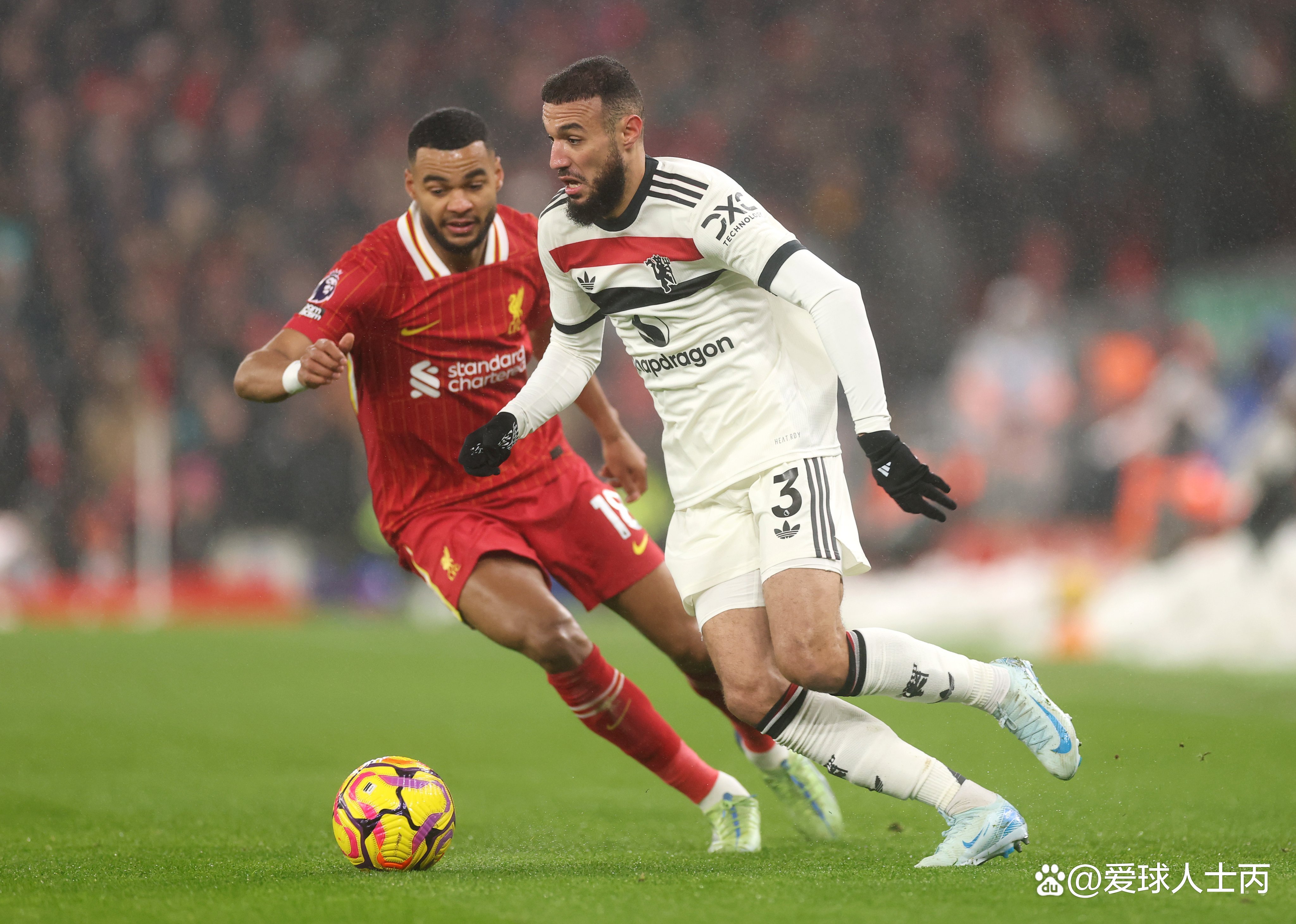 英格兰队在主场迎战波黑,不容有失 英格兰队在主场迎战波黑,不容有失