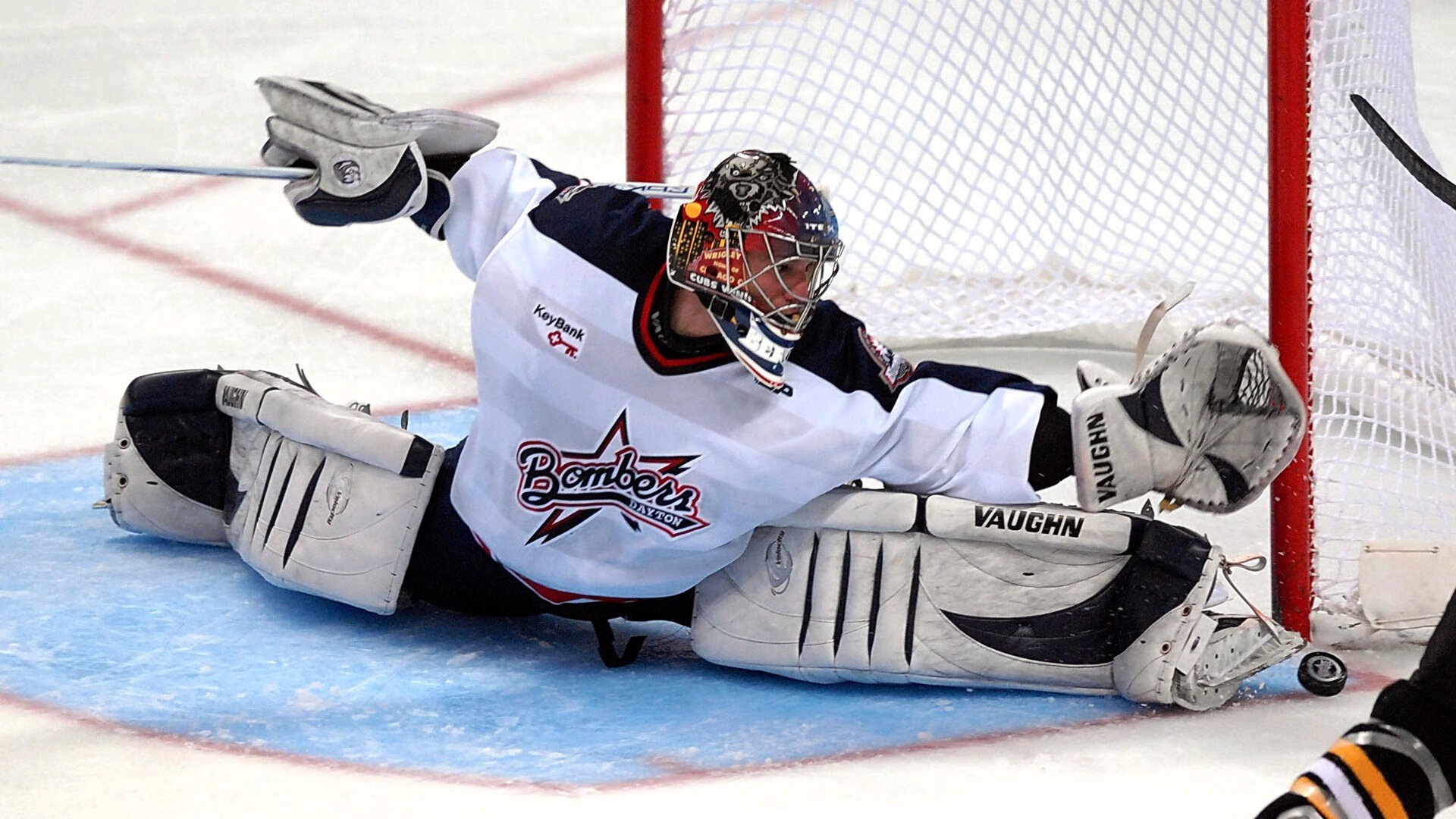 开云体育在线-黄金左臂，决胜巴黎—穆雷双线鏖战记