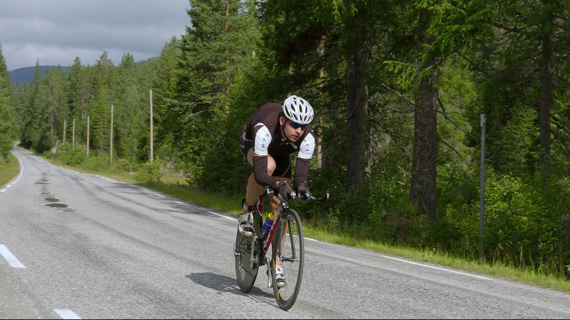 开云体育app-当钢铁巨兽碾过维京战船，哈兰德导演的里昂式征服